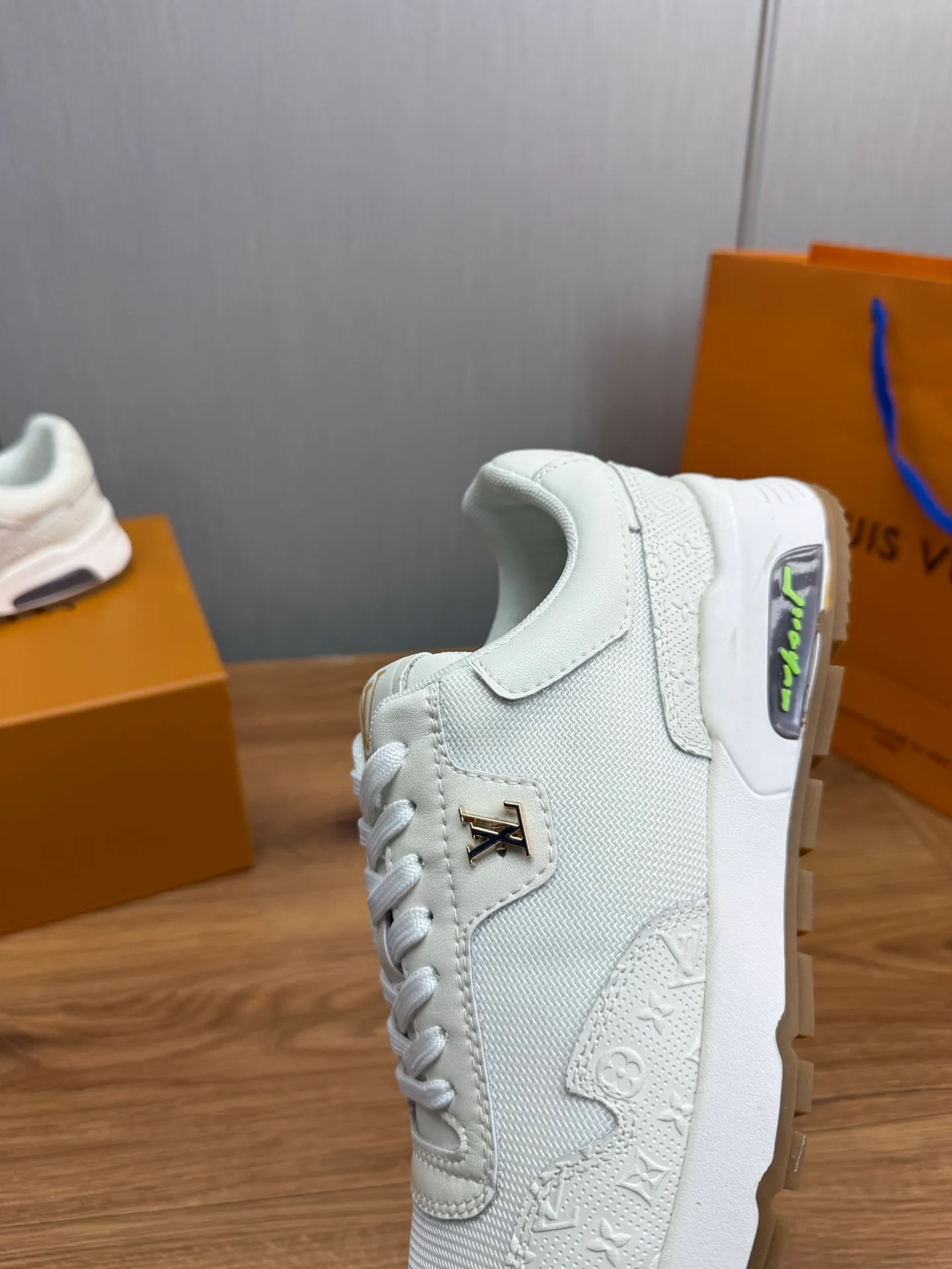 Men's shoes 💰460💰 LOUIS VUITTON [Luden Yiwei] Brand new trendy Lv is on the market 🎁, casual and fashionable men's shoes 👟 Original version shipped 1:1✅ The upper is made of imported brand leather + sheepskin lining, the original wear-resistant rubber outsole, the version is simple and elegant, exclusive for trendy men. 38-44